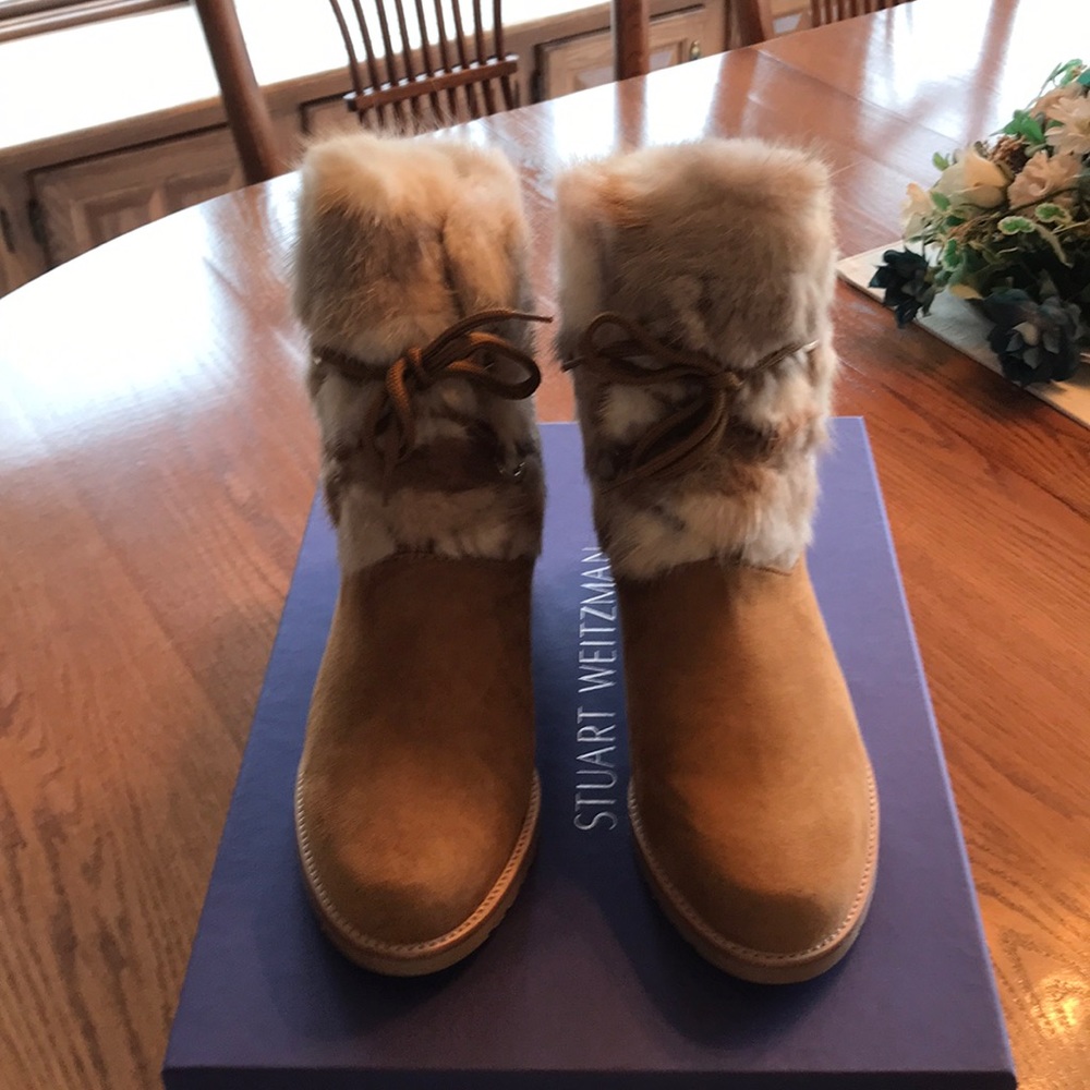 Stuart Weitzman Camel suede Mink boots